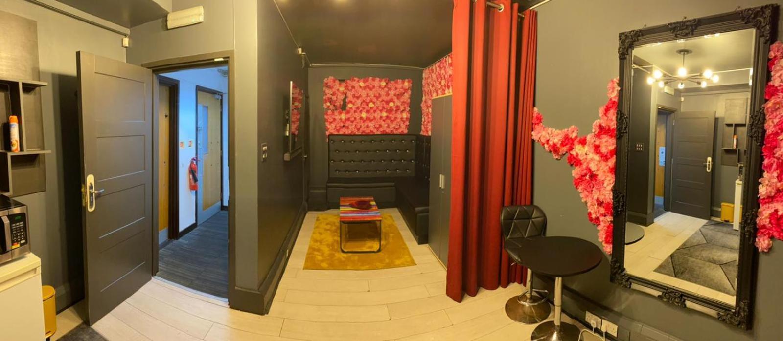 Wns Hotel Лондон Екстериор снимка